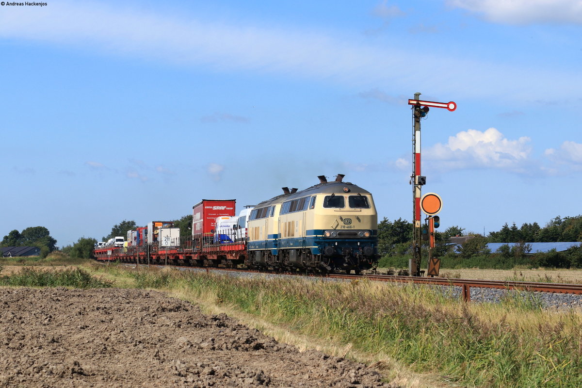 218 466-1 und 218 490-1 sowie 628 501-8  Hörnum  am Zugschluss mit dem AS 1435 (Westerland(Sylt)-Niebüll/Bredstedt) am Esig Klanxbüll 2.9.20