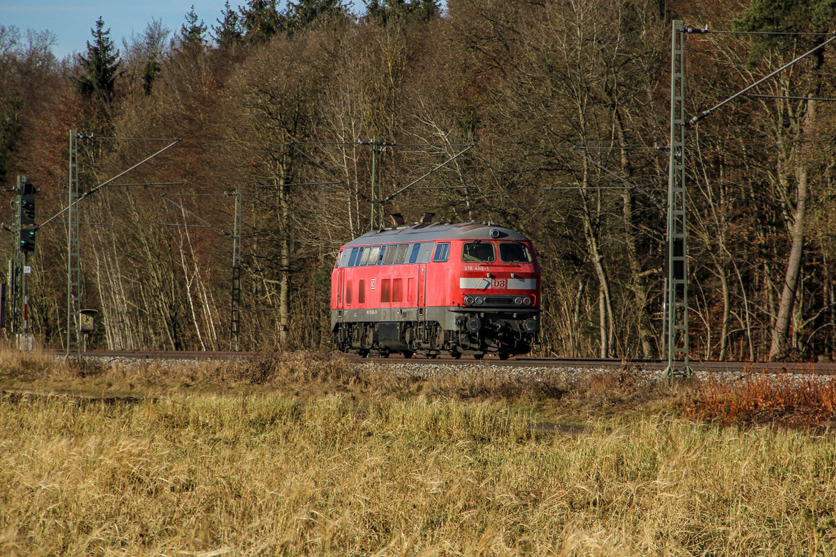 218 466-1 alleine auf dem Weg nach München. 13.12.16 bei Eglharting.