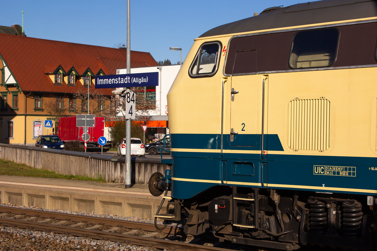 218 466-1 unschwer zu erkennen in Immenstadt. 24.11.20