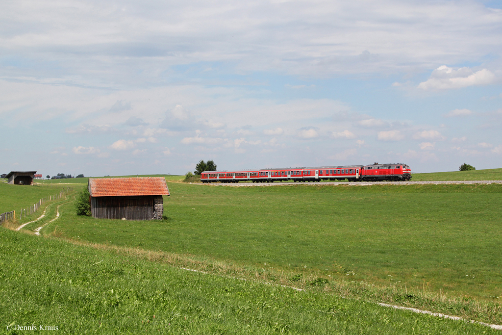 218 472 mit RB 57508 am 17.08.2013 bei Seeg.