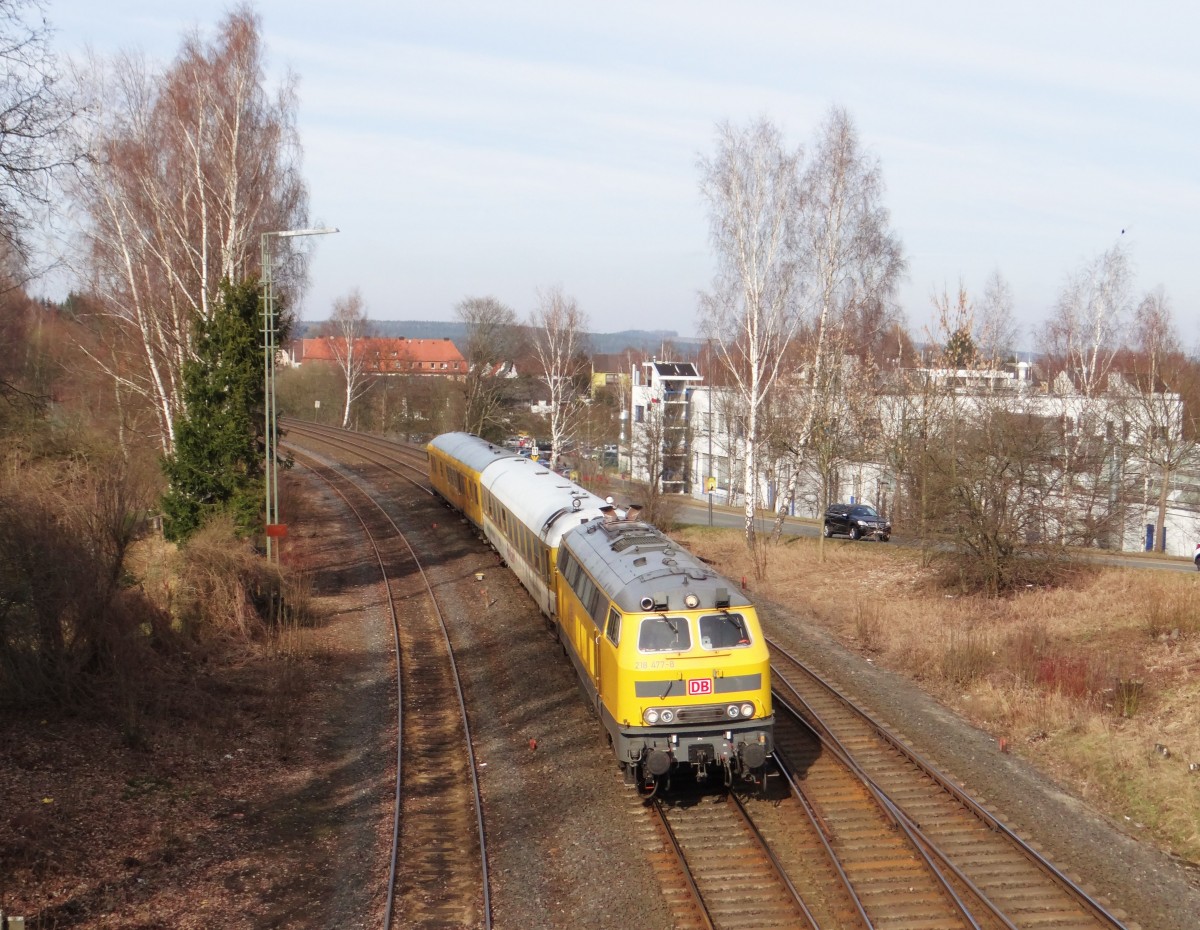 218 477-8 mit einem Messzug zu sehen am 14.03.16 in Marktredwitz.