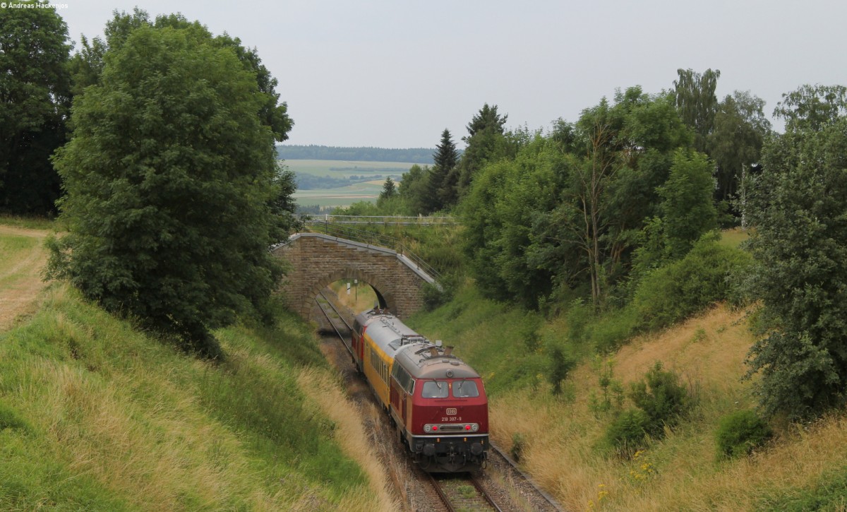 218 480-2 und 218 387-9 mit dem MESF 48120 (Freiburg(Brsg)Hbf-Donaueschingen) bei Hfingen 17.7.13