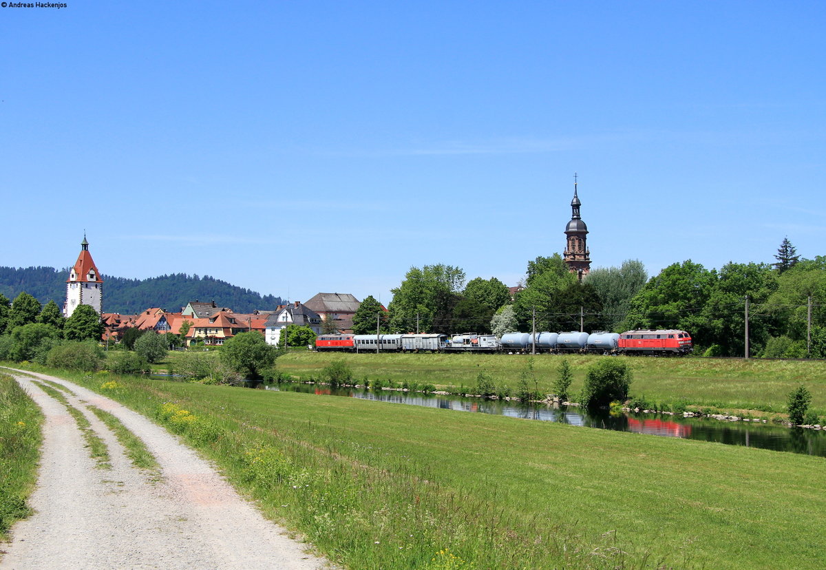 218 484-4 und 218 191-5 mit dem Bauz 91748 (Karlsruhe Hbf-St.Georgen(Schwarzw)) bei Gengenbach 18.5.20