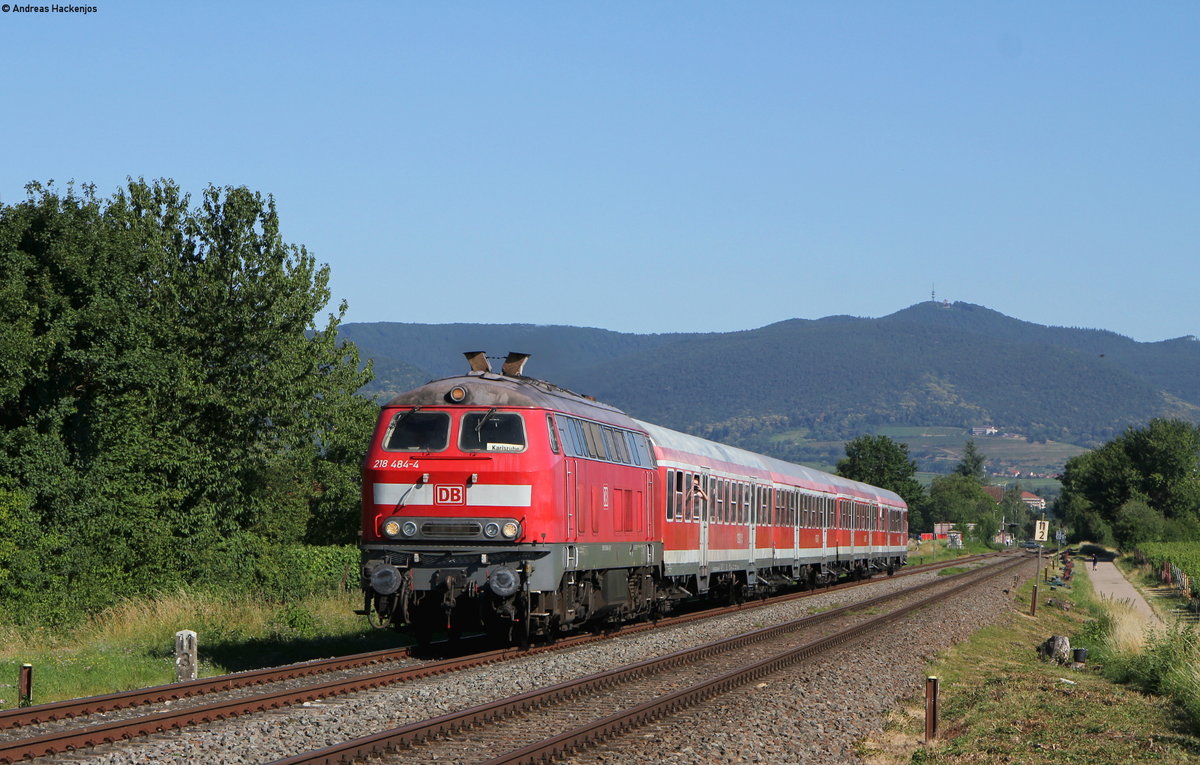 218 484-4 mit dem RE 12017 (Neustadt(Weinstr)Hbf-Karlsruhe Hbf) bei Edesheim 29.6.19