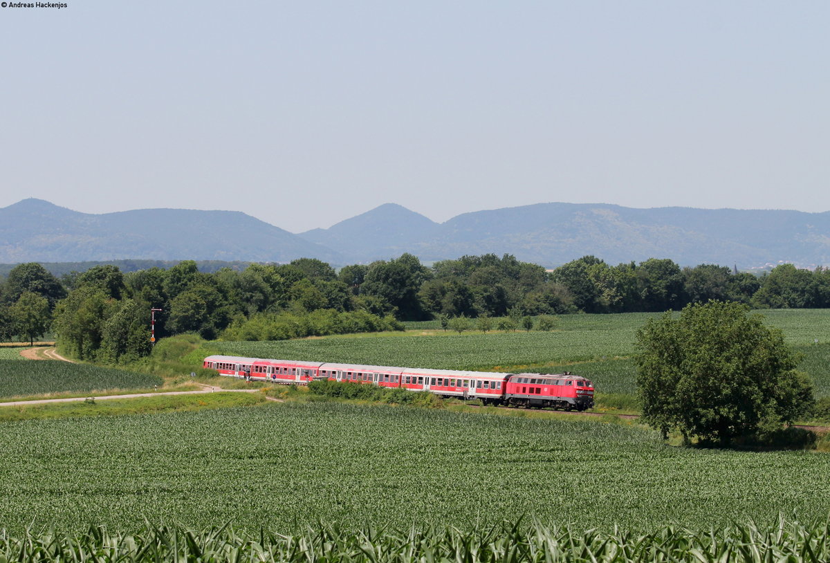 218 484-4 mit dem RE 12027 (Neustadt(Weinstr)Hbf-Karlsruhe Hbf) bei Winden 30.6.19
