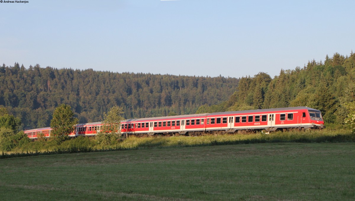 218 487-7 mit dem RE 28620 (Tuttlingen - Donaueschingen) bei Möhringen 23.6.14