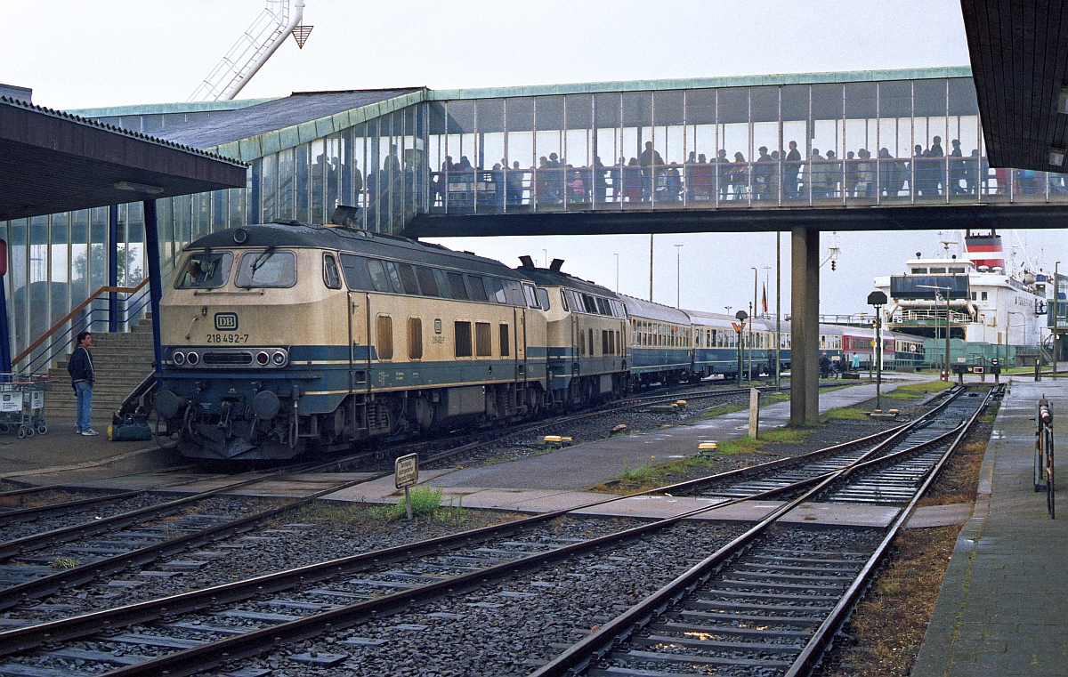 218 492 + 218 xxx, Puttgarden, 3.8.1993.