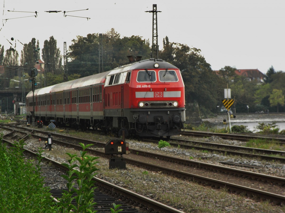 218 495-0 ist am 25.09.14 mit dem IRE 4210 von Lindau nach Ulm unterwegs.