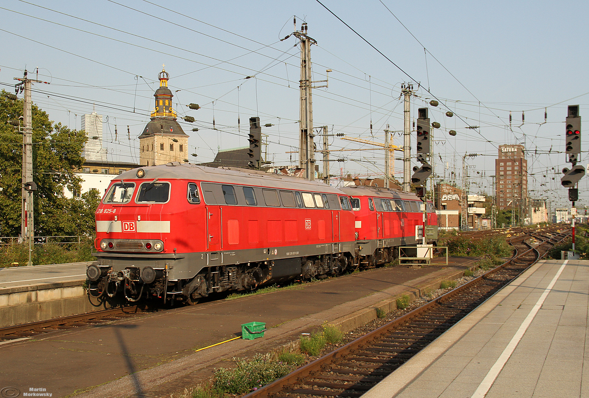 218 825 & 218 838 in Köln Hbf am 11.09.2020