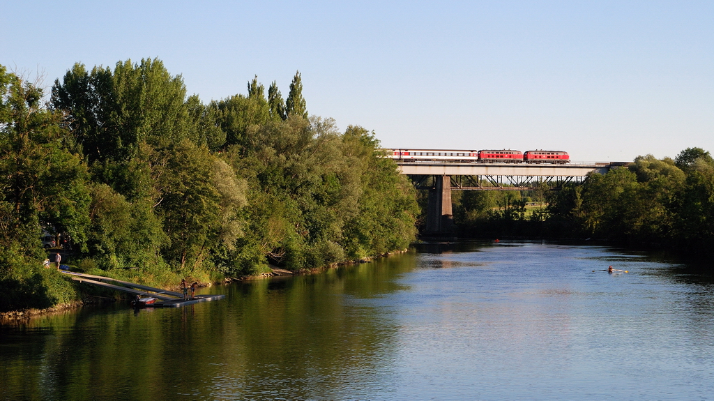 218 xxx mit EC 190 in Kaufering (01.08.2013)