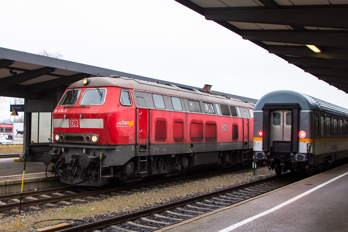 218434-9 am InterCity nach Augsburg in Kempten Hbf. 29.11.20