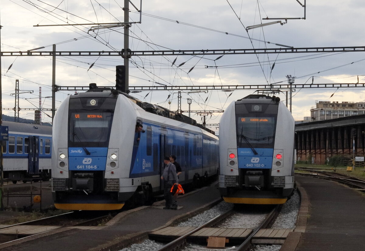 Ústí nad Labem západ , 2 Regio Panther im Einsatz auf der Relation Děčín  
Kadaň předměstí–Kadaň-Prunéřov: 24.05.2024  17:18 Uhr