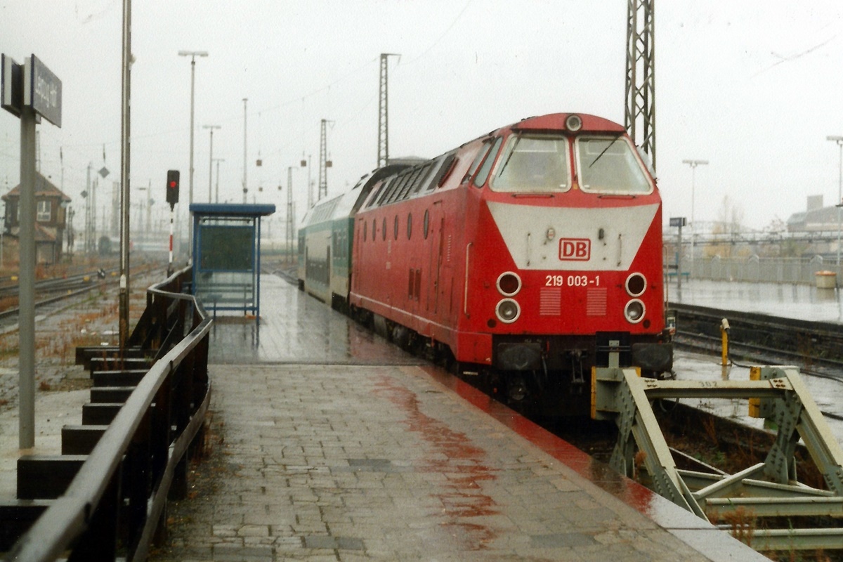 219 003-1  Leipzig Hauptbahnhof 14.11.1999