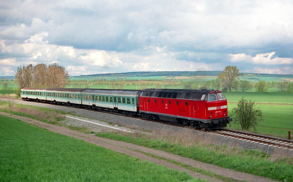 219 036-1 bei Bollstedt (Mühlhausen/Thür.) im April 1999, Negativ Scan 