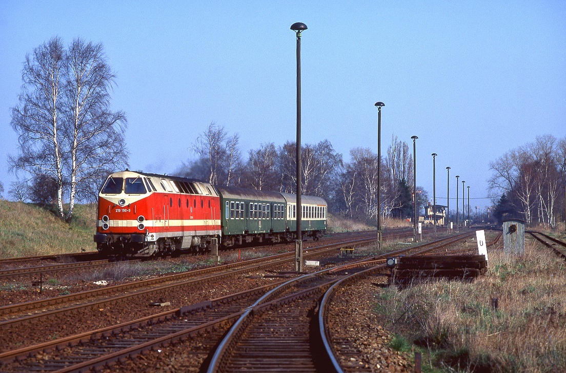 219 198, Röthehof, Zug 4646, 14.04.1995.
