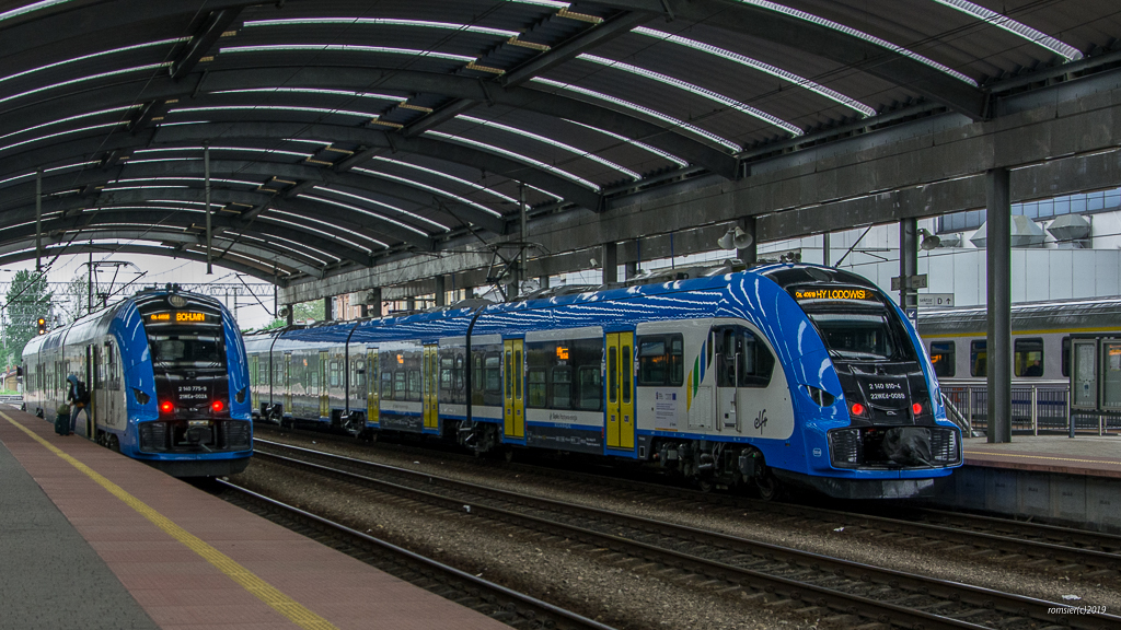 21WEa-002 und 22WEd-008 in Bahnhof Katowice am 05.05.2019'