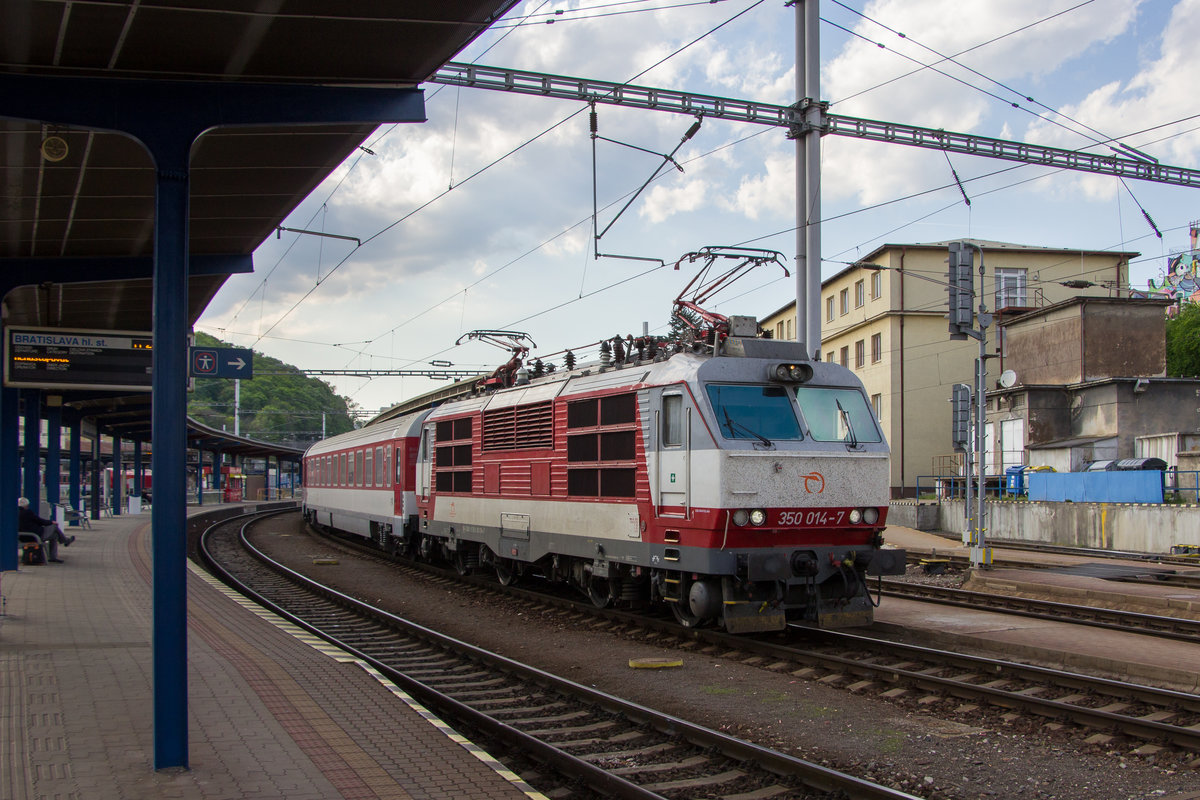 22. April 2019 in Bratislava hl.st. 350 014-7 ist an dem Tag für die Leistung eingeteilt. 