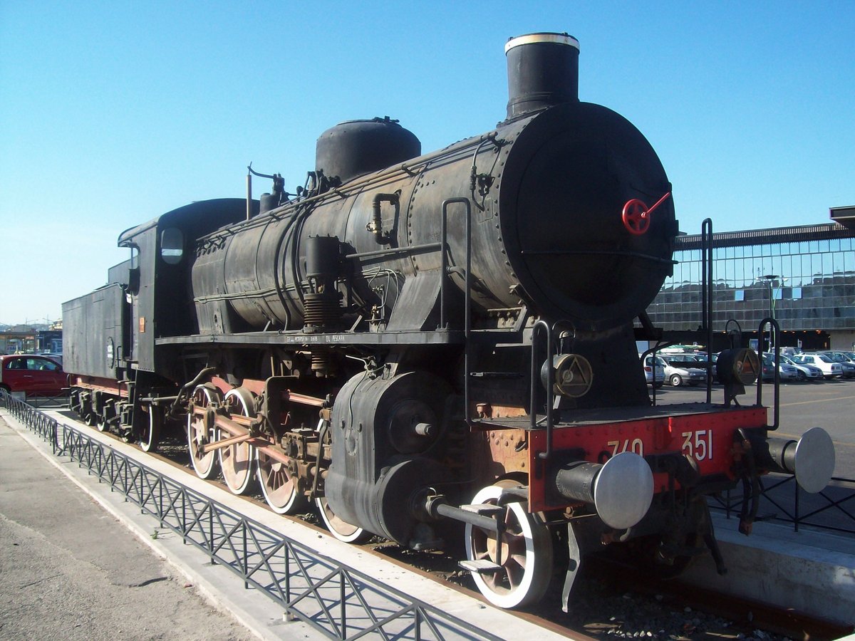 22 aug 2008, steal locomotive 740.351 monumented in front of the new Pescara station. In the place were now sits the locomotive, few years before there was the locomotive depot of Pescara.  