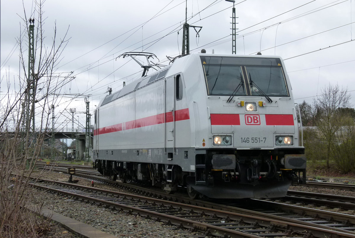 22. März 2014, die mit IC-Lackierung versehene 146 551 kam mir heute in Lichtenfels vor die Linse. Sie setzte ihre Fahrt in Richtung Bamberg fort.