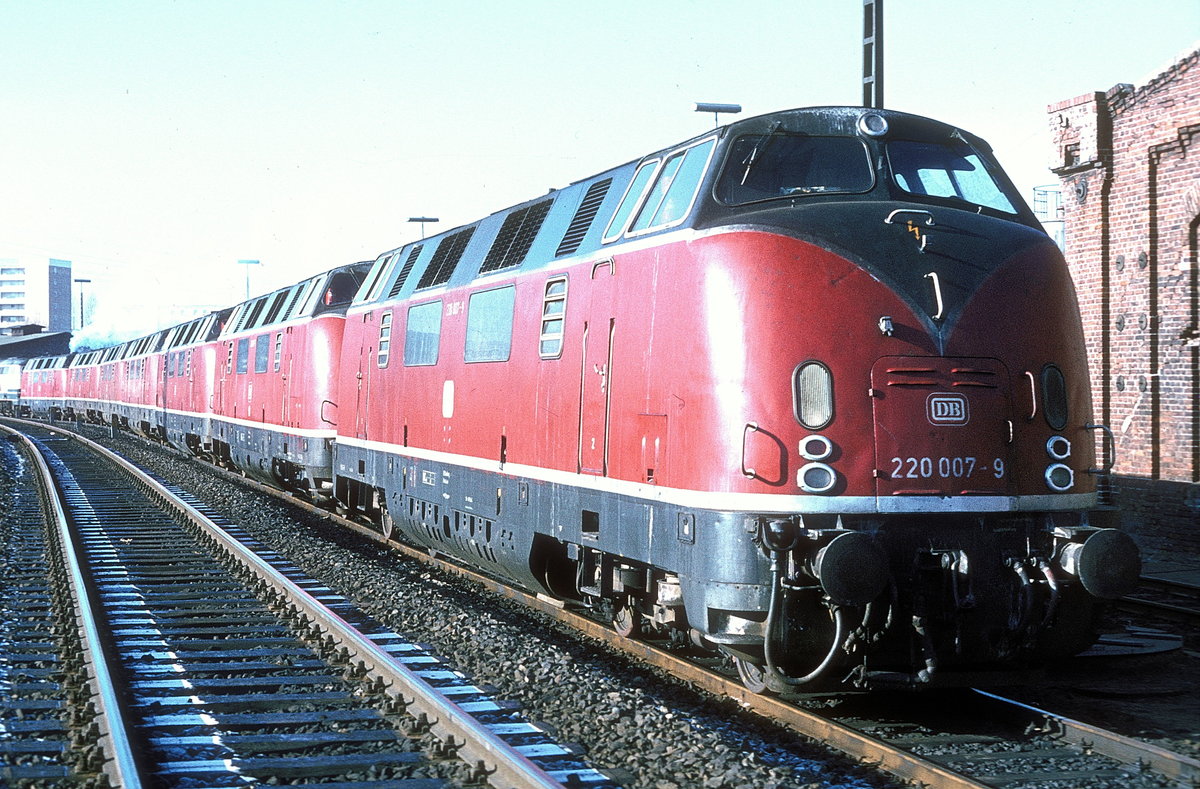 220 007  Lübeck  20.02.82