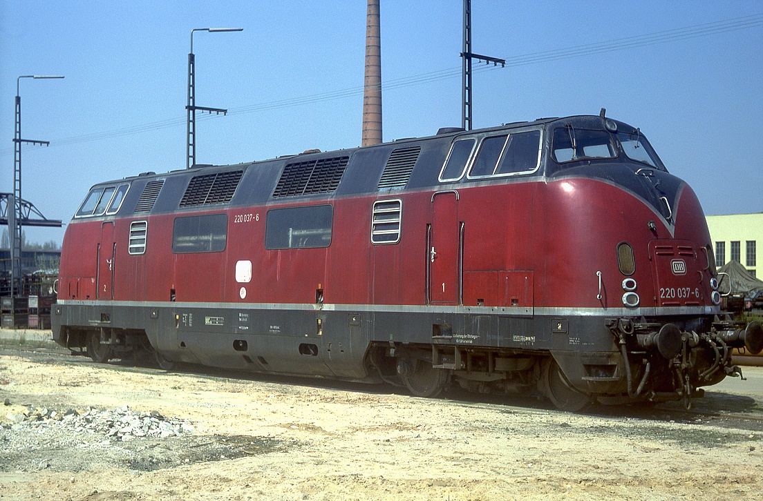220 037, Aw Nürnberg, 25.04.2004.