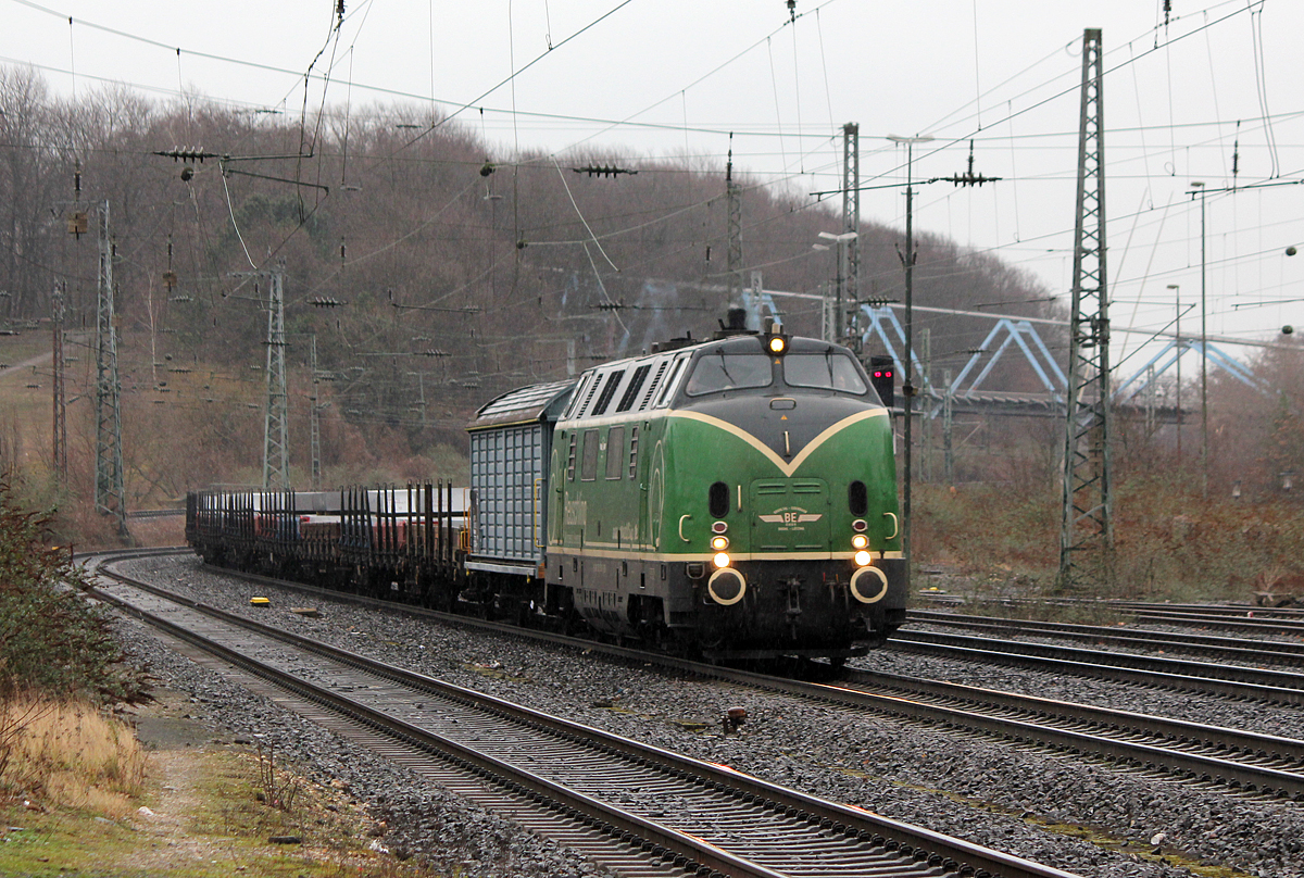 220 053 in Köln West am 14.02.2014