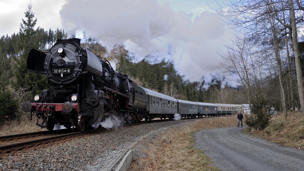 22.02.2014 Winterferien Dampfsonderf von Leipzig nach Johanngeorgenstadt mit Br 52.Hier in Erlabrunn.
