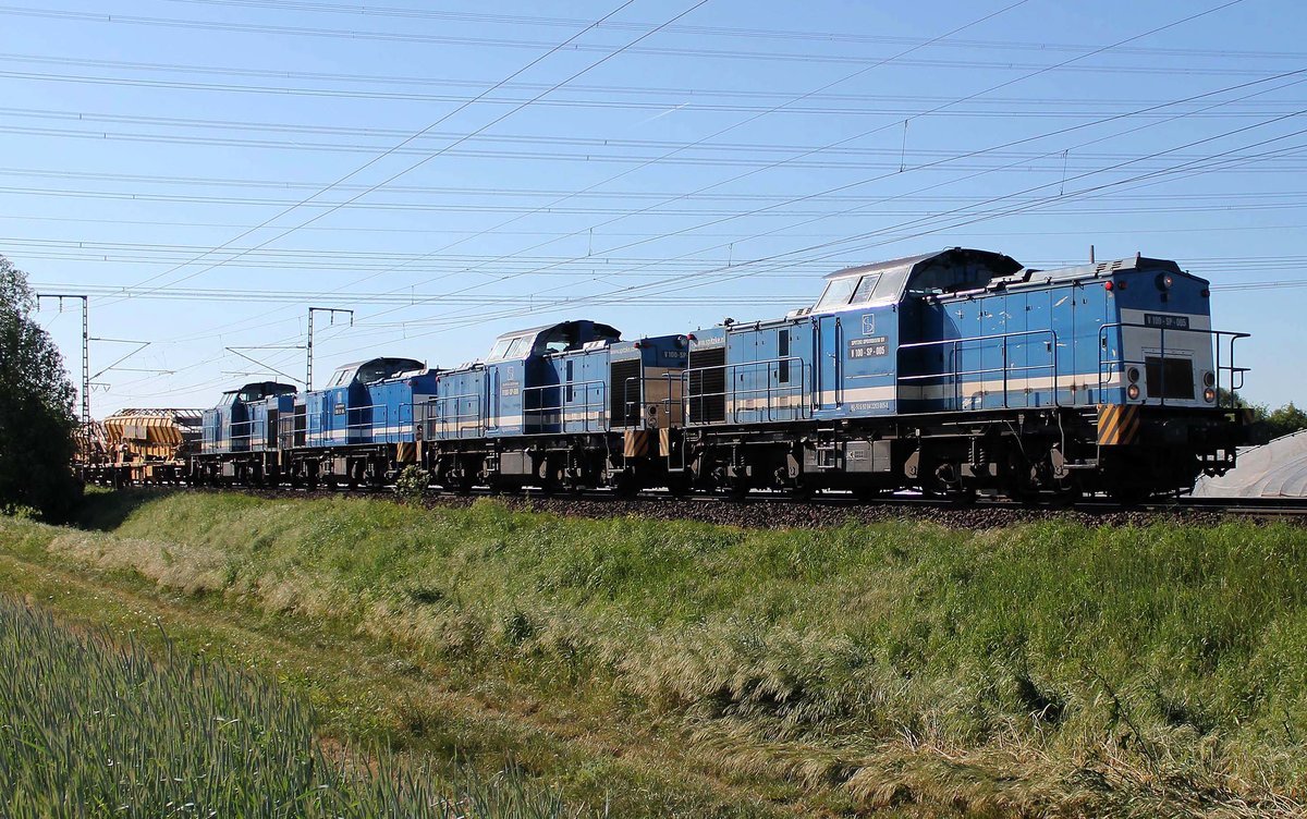 2203 005-8 (V100 SP 005), 2203 006-6 (V100 SP 006), 2203 004-1 (V100 SP 004) und 1203 146-6 (V100 SP 010) auf der Rhein-Main-Bahn bei Braunshardt am 7.5.2018 zogen  Katharina die Große  Schotterreinigungszug.