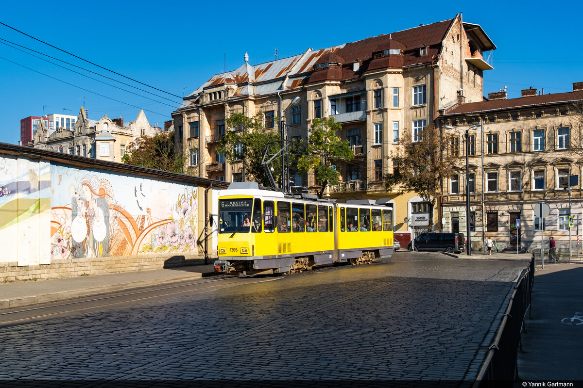 22.09.2024: ЛКП Tatra KT4DM 1206 / вулиця Захисників України, Львів, Ukraine