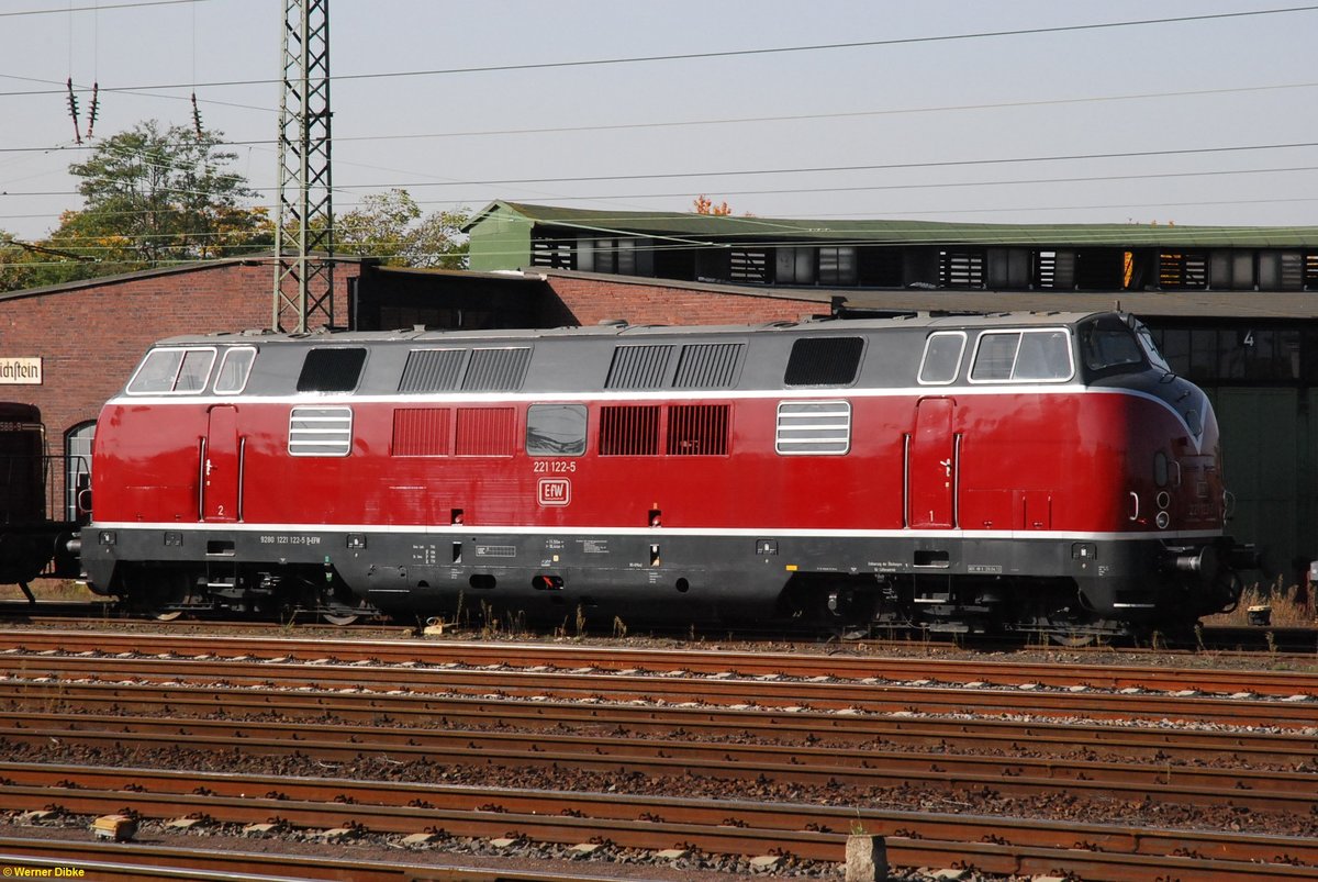 221 122 der EfW-Verkehrsgesellschaft mbH in Darmstadt-Kranichstein - 19.10.2012