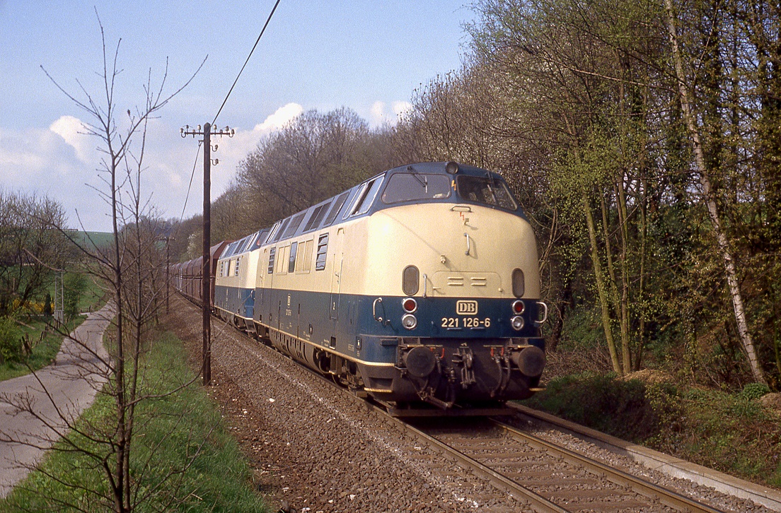 221 126 + 221 120, Heiligenhaus Angerweg, 24.04.1983.