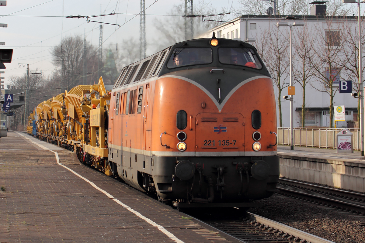 221 135-7 in Recklinghausen 1.3.2014