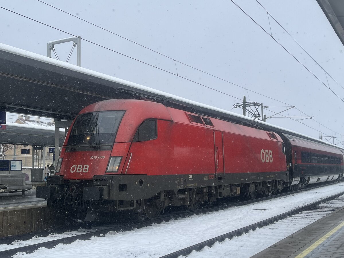 22.1.2023
ÖBB 1016 006 
am RJ nach Graz Hauptbahnhof
in Wien Meidling Bhnstg. 4