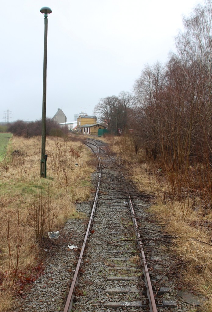 22.2.2016 Niemegk. Nichts geht mehr - die Zufahrt aus Richtung Bad Belzig (ca 100m hinter Fotostandort) wurde beim Straßenneubau gekappt.