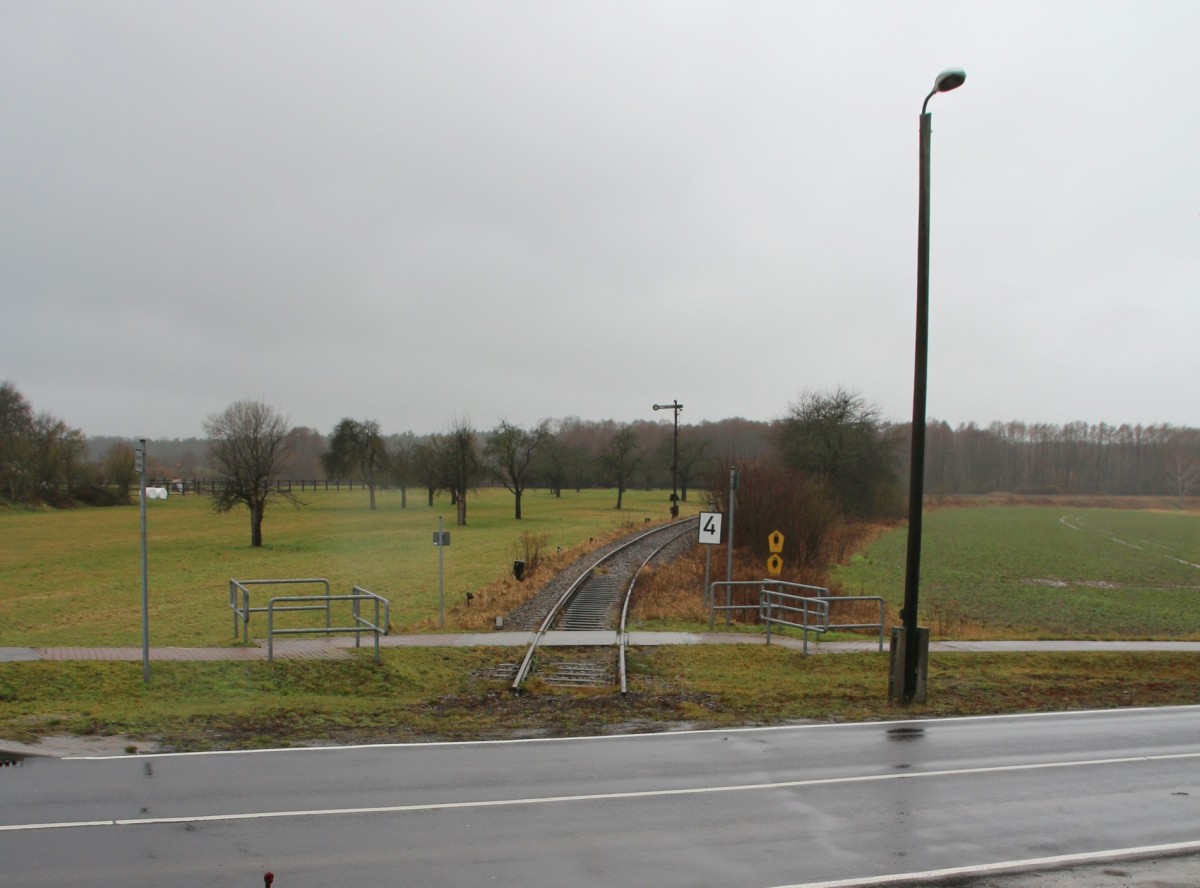 22.2.2016 Niemegk. Nichts geht mehr - die Zufahrt aus Richtung Bad Belzig wurde beim Straßenneubau gekappt.