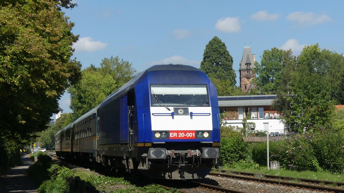 223 001 mit einem ALX nach Lindau kurz vor dem Lindauer Damm. Aufgenommen am 8.9.2018 14:31