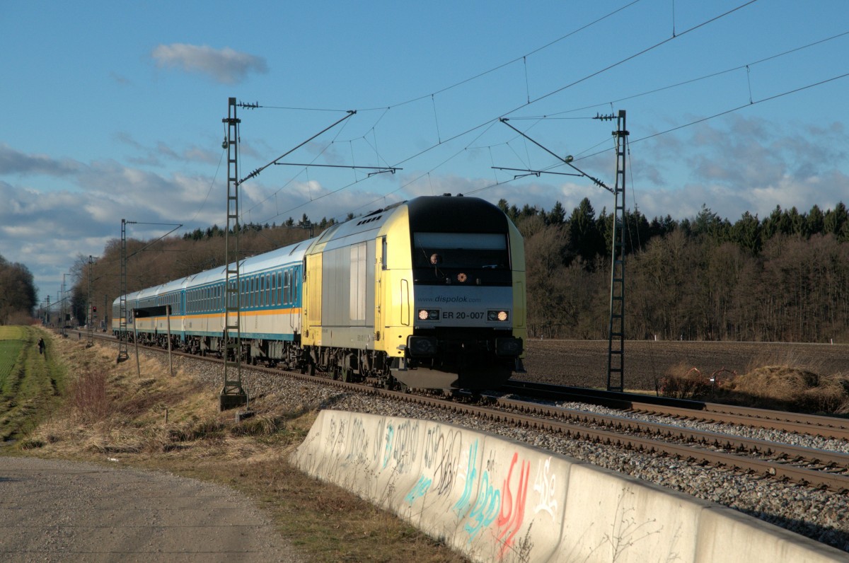 223 007 am 10.01.15 mit dem Alx aus dem Allgäu bei München-Aubing