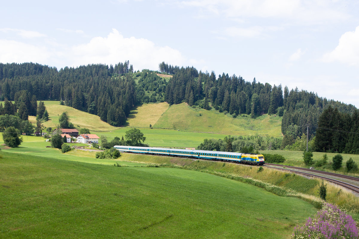 223-013 als Bodo Werbelok in Harbatshofen gen Oberstaufen. 14.7.19