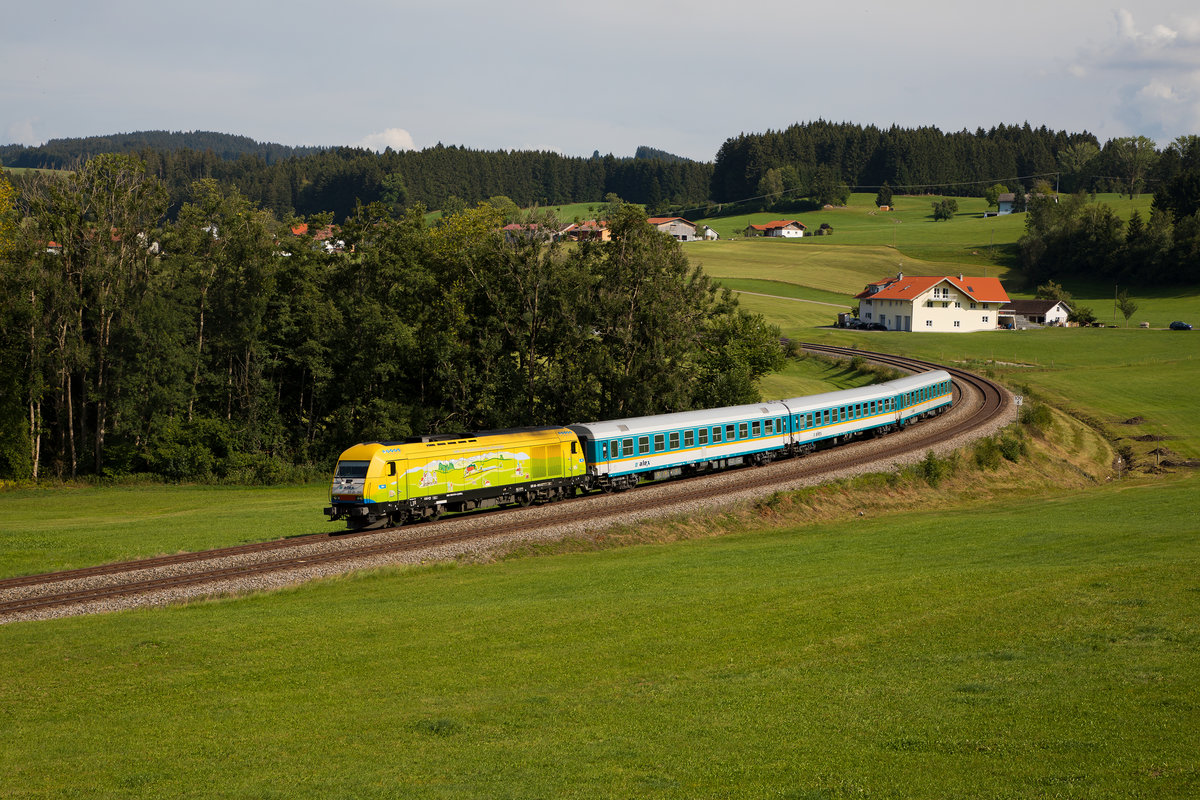 223 013 mit Bodolackierung bei Harbatshofen nach Lindau. 29.8.18
