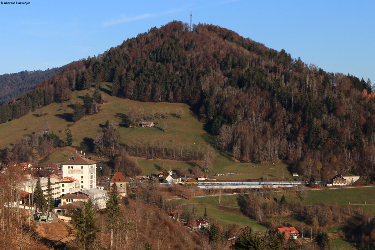 223 013 mit dem ALX 84110 (München Hbf-Lindau Hbf) bei Oberstaufen 14.11.20