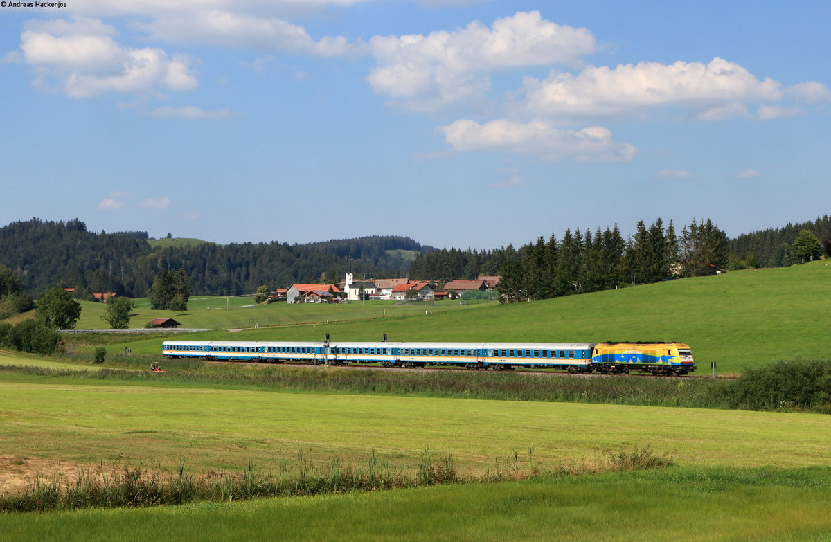 223 013 mit dem ALX84113 (Hergatz-München Hbf) bei Oberstaufen 9.8.20