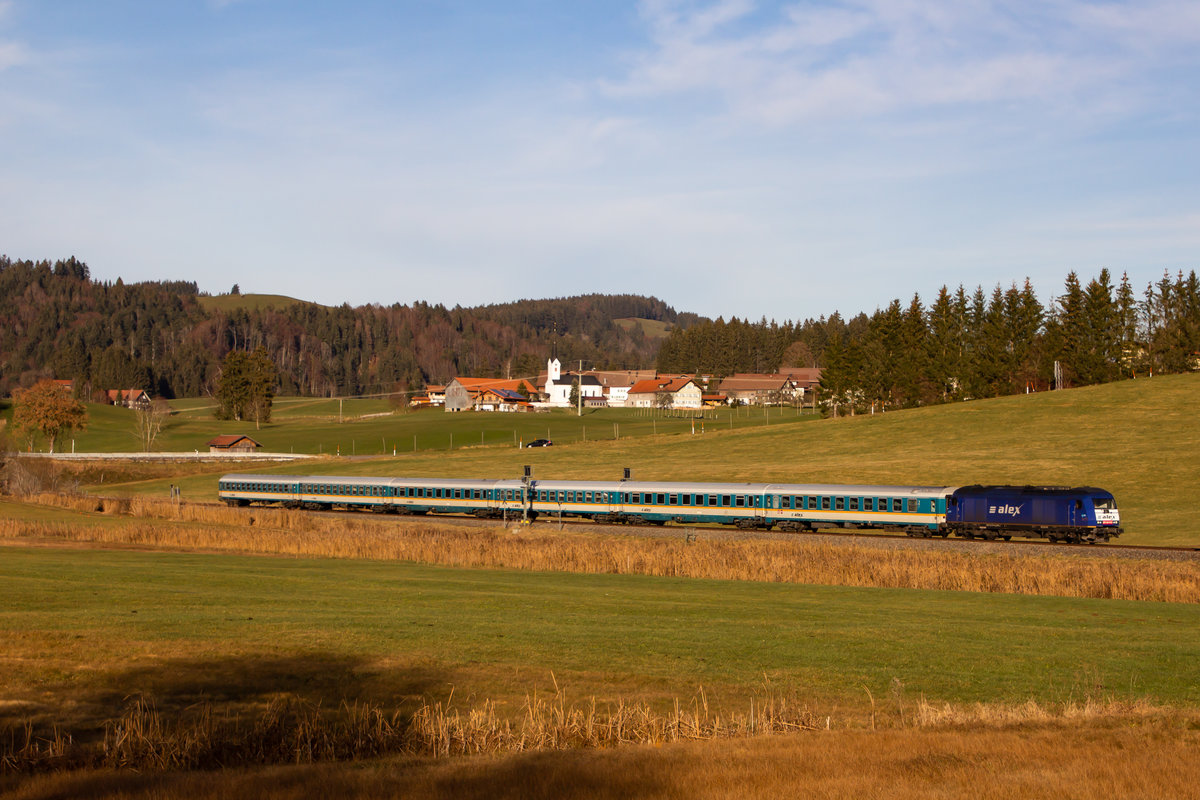 223 015 mit ihrem Alex Vollzug bei Zell/Buflings. 21.11.20