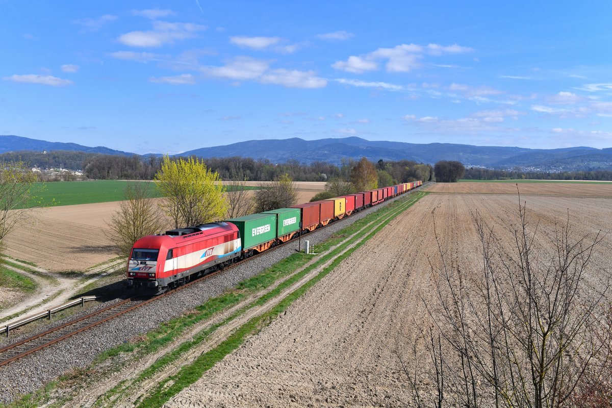 223 032 mit DGS 41889 am 07.04.2019 bei Pankofen. 