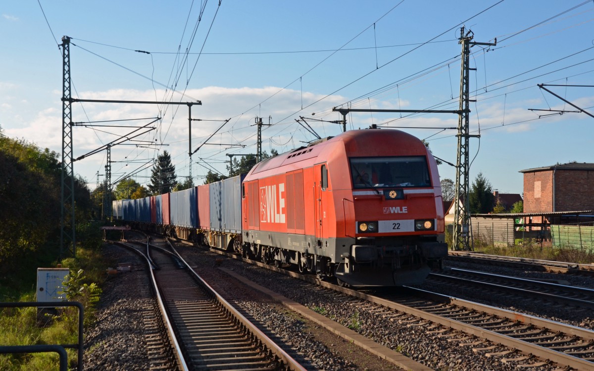 223 056 rollte am 14.10.14 mit einem kurzen Containerzug durch Niederndodeleben Richtung Magdeburg.