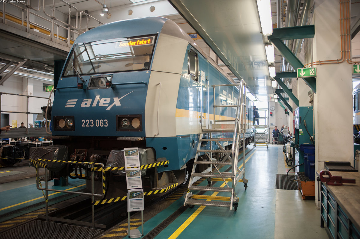 223 063 der Länderbahn als Alex-Lok im Länderbahnwerk in Schwandorf (Aufgenommen am Tag der offenen Tür bei der Länderbahn in Schwandorf, 08.10.2017).