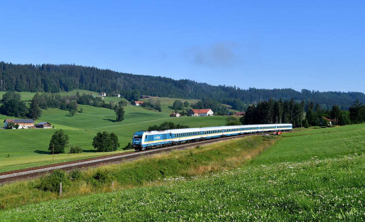 223 063 mit ALX 84104 (München Hbf - Hergatz) am 18.07.2020 bei Ellenberg