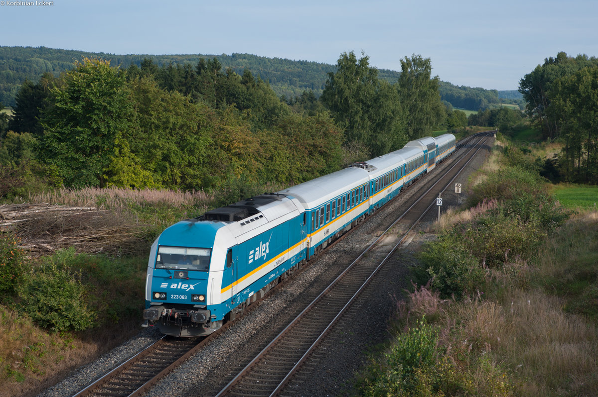 223 063 mit dem ALX 84110 von München nach Hof bei Reutlas, 03.09.2016