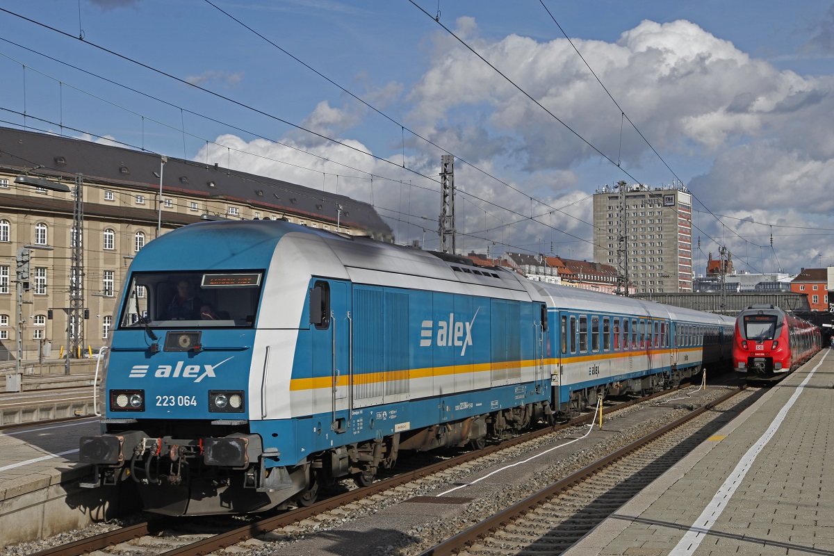 223 064 in München Hbf. Starnbergerbahnhof am 2.03.2017.