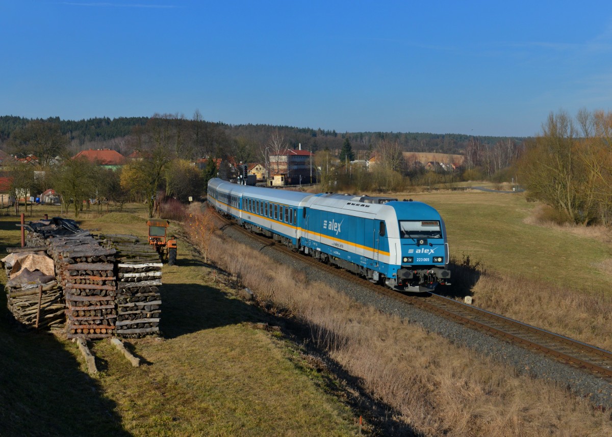 223 065 mit ALX 352 am 09.03.2015 bei Blizejov. 