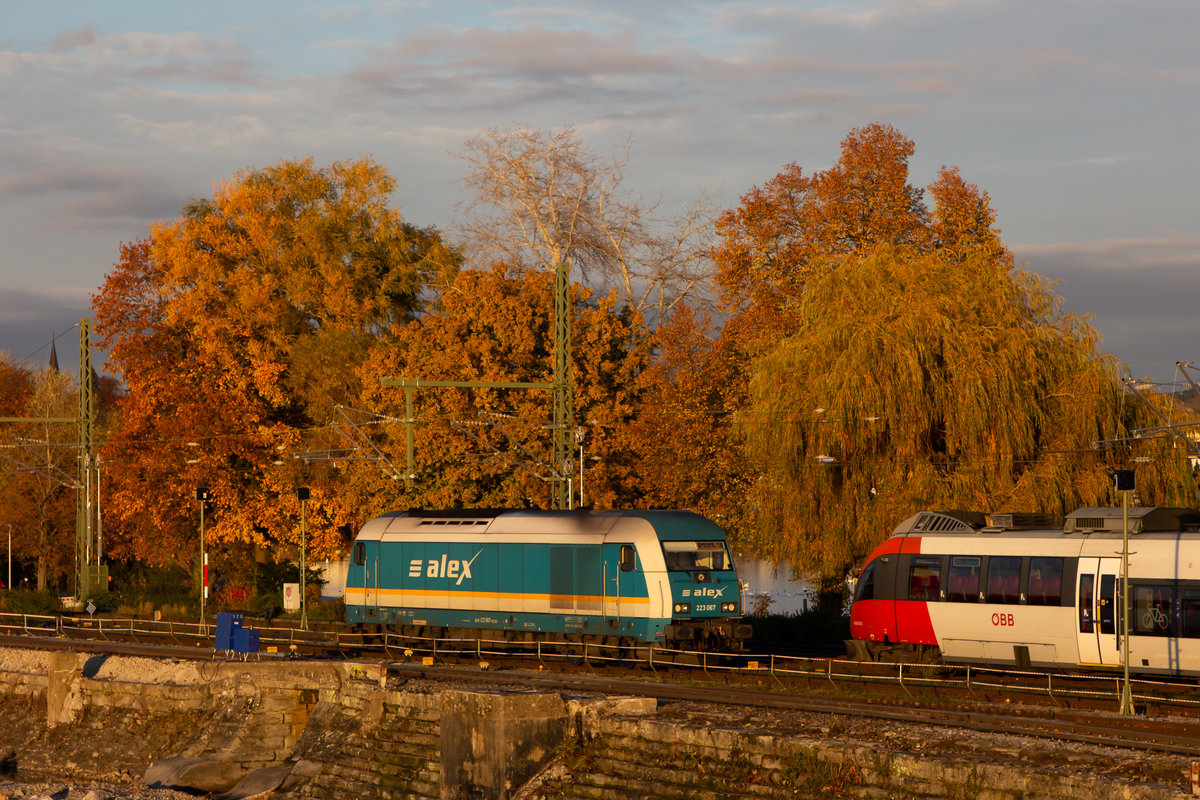 223 067 beim rangieren mit 4024 022-4. Lindau 30.10.20